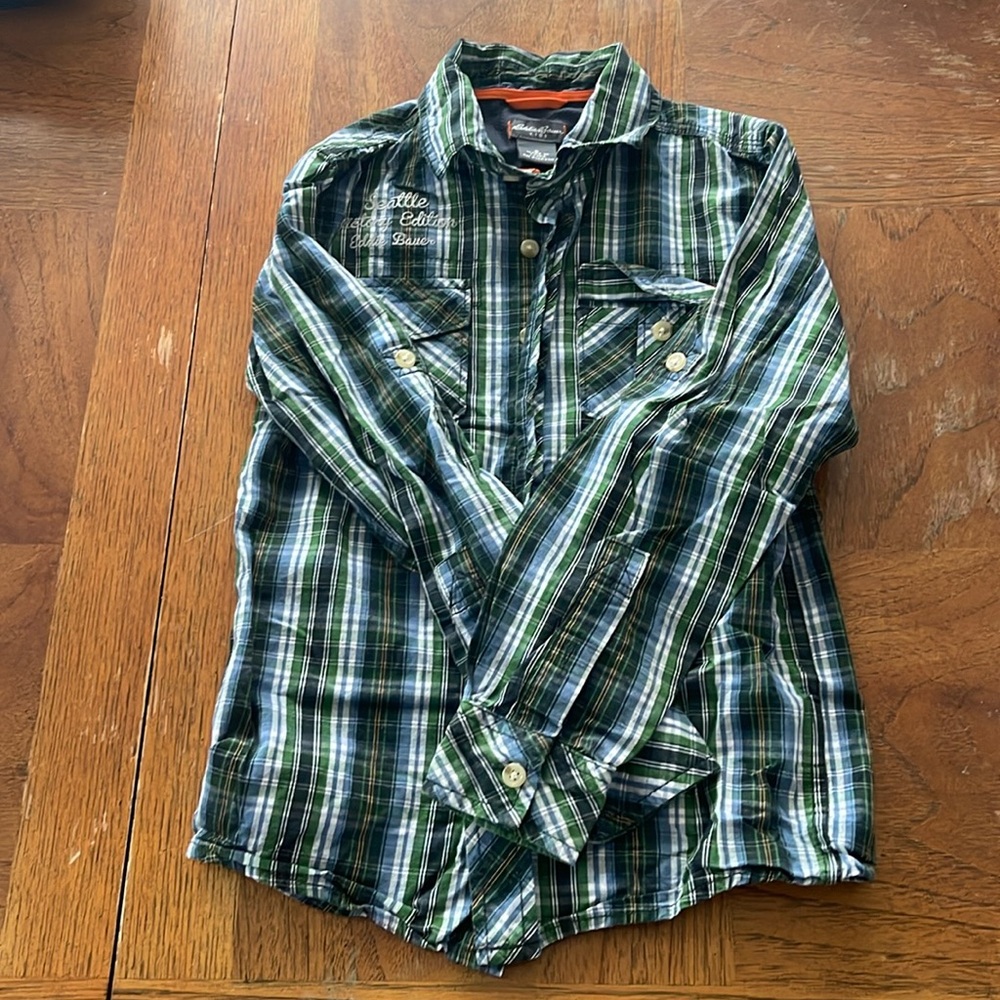Boys Eddie Bauer
Dress flannel
Size Smalll